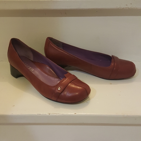 Shoes - Picture 1 of 7